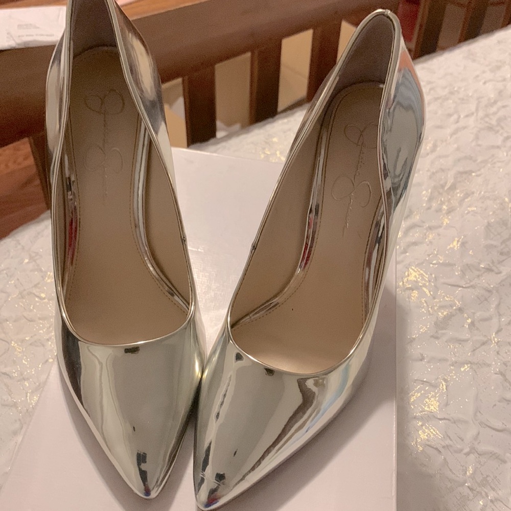 Silver 3 inch silver Jessica Simpson pumps